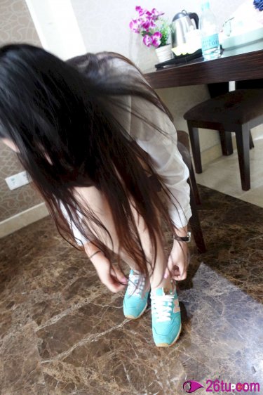 女主及笄和摄政王在亭子里的小说